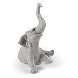 Фигурка Lladro Слоненок с розовым цветком 14x12 см, фарфор
